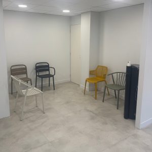 Laboratoire Biosagis à Nieppe : la salle d'attente.